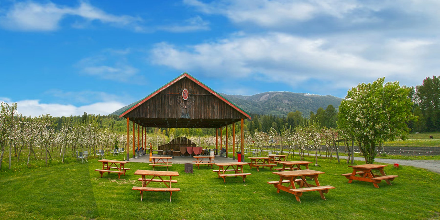 8233 Sims Rd, Sedro Woolley, WA for sale Primary Photo- Image 1 of 7