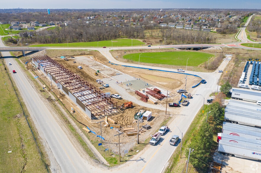 9501 NE 76th St, Kansas City, MO for lease - Primary Photo - Image 2 of 9