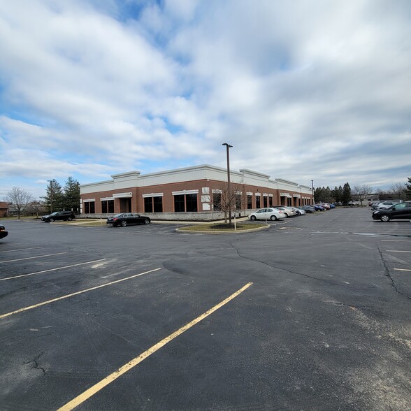 20 Lawrence Bell Dr, Williamsville, NY for lease - Building Photo - Image 1 of 16