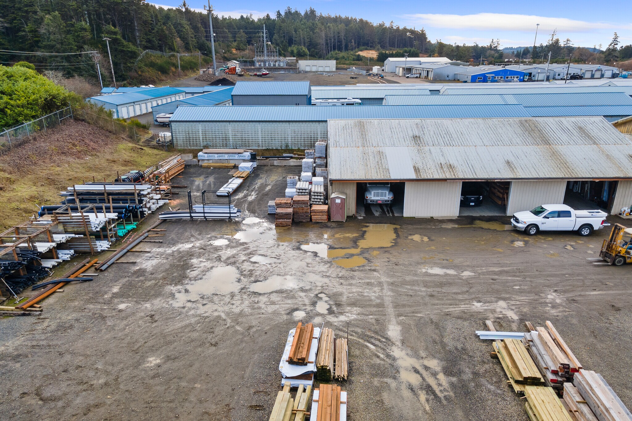 3551 SE Ferry Slip Rd, Newport, OR 97366 Barrelhead Building Supply