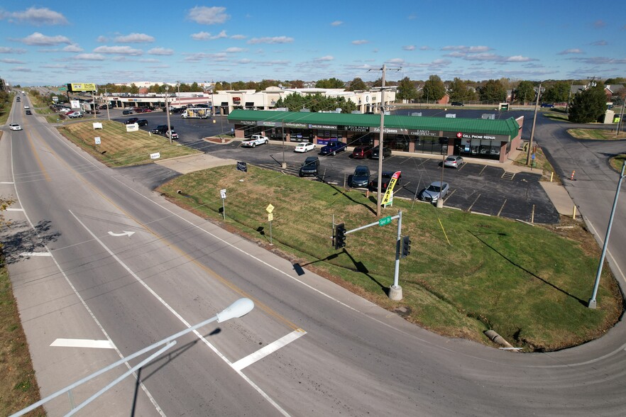 7701-7715 NW Prairie View Rd, Kansas City, MO for lease - Building Photo - Image 3 of 4