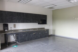 8637 Fredericksburg Rd, San Antonio, TX for lease Interior Photo- Image 1 of 8