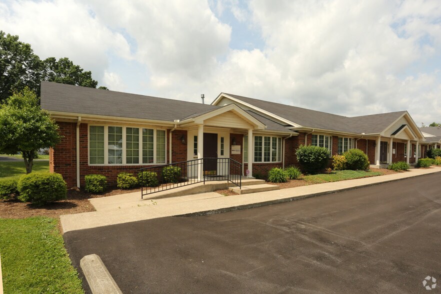 2676 Charlestown Rd, New Albany, IN 47150