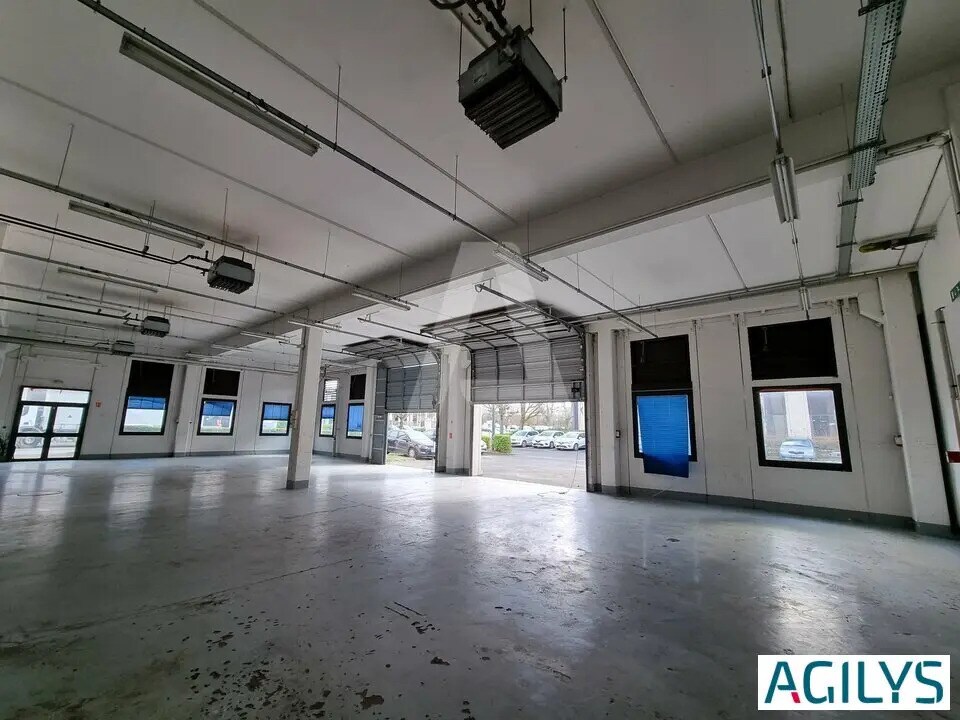 Flex in for lease Interior Photo- Image 1 of 8