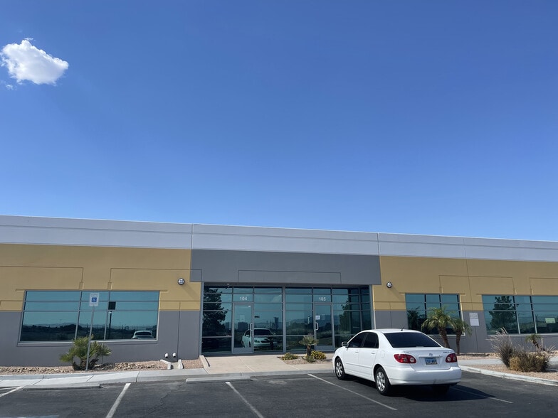 3395 W Cheyenne Ave, North Las Vegas, NV for lease - Building Photo - Image 3 of 19