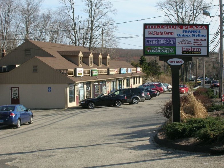 494 Main St, Monroe, CT 06468