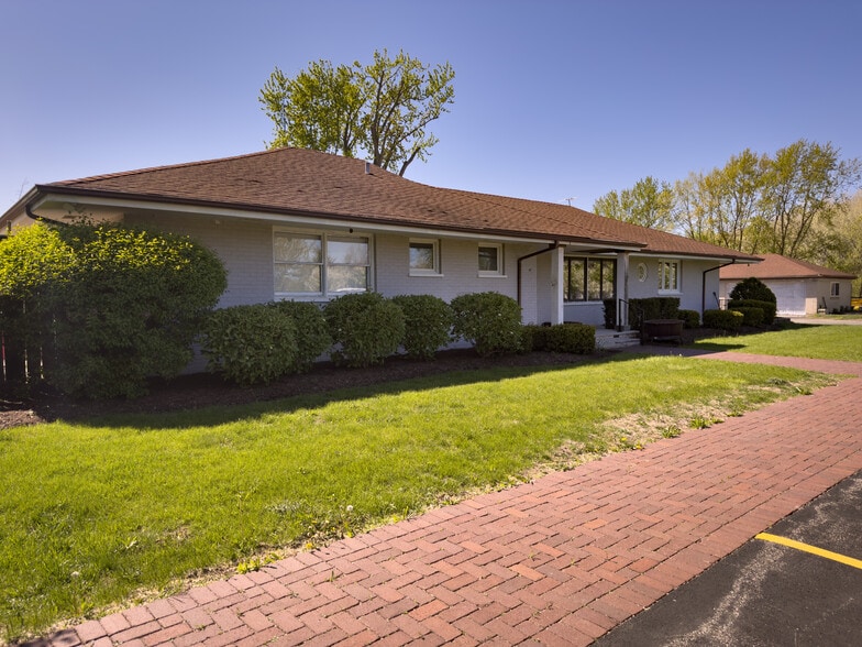 Landscape Headquarters (land +buildings) portfolio of 5 properties for sale on LoopNet.com - Building Photo - Image 3 of 16