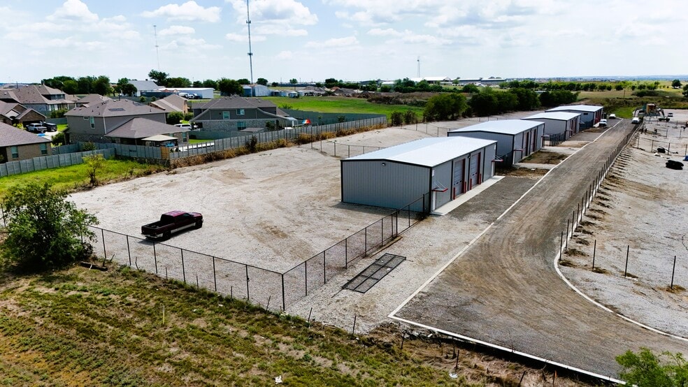7515 Faught Rd, Argyle, TX for lease - Building Photo - Image 3 of 8