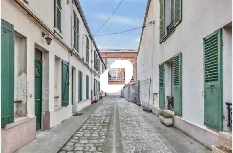 Office in Montrouge for lease - Building Photo - Image 1 of 11