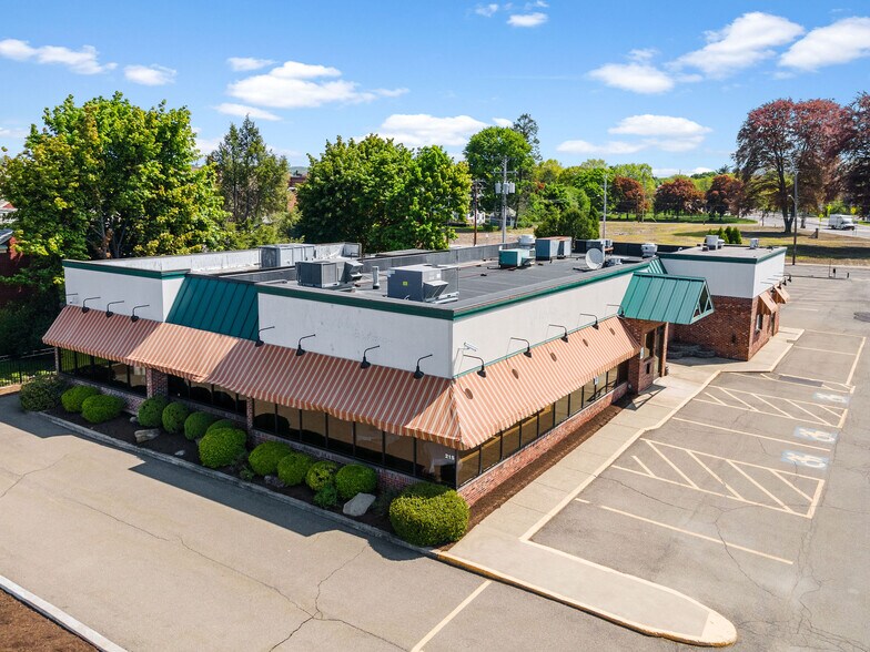 215 Washington Ave, Endicott, NY 13760