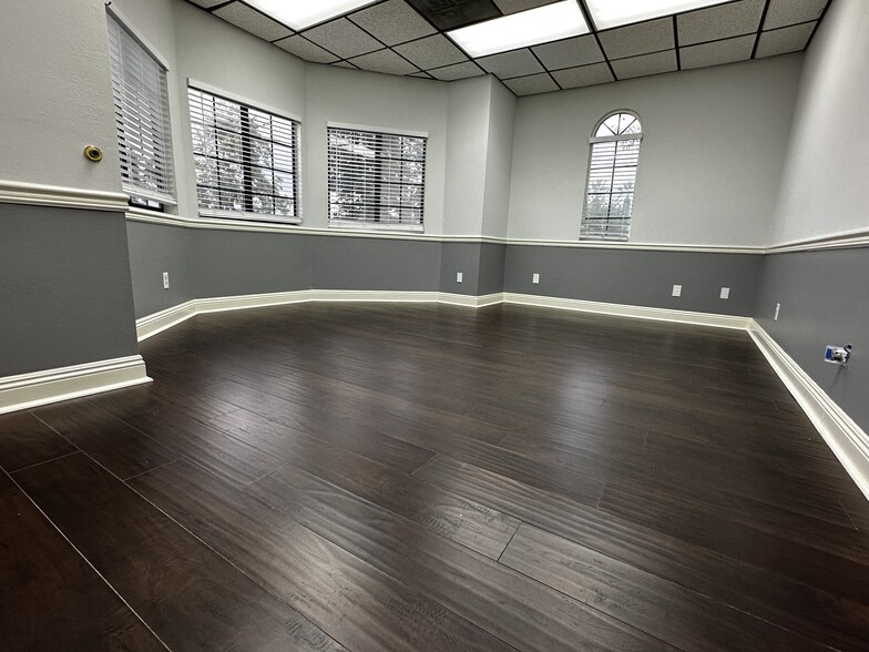 370 W Grand Blvd, Corona, CA for lease - Interior Photo - Image 1 of 7