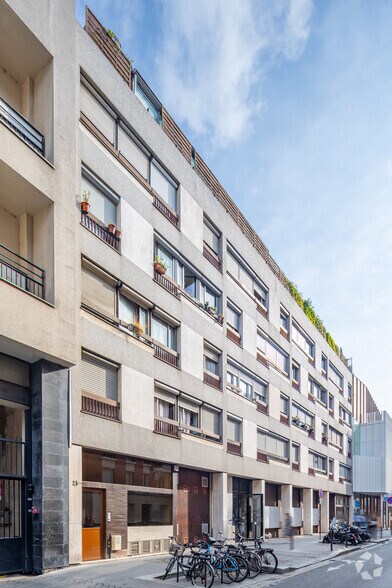 Multifamily in Paris for sale - Building Photo - Image 2 of 4