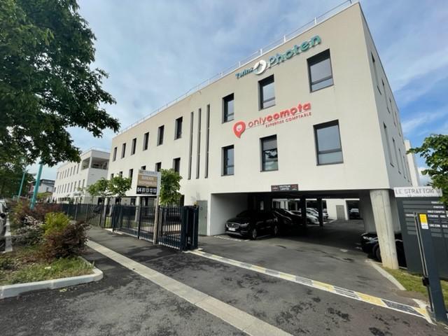 10 Chemin De L'Industrie, Dardilly for lease - Building Photo - Image 1 of 5