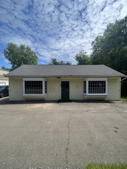 317 S Main St, Newtown, CT for sale - Building Photo - Image 1 of 1