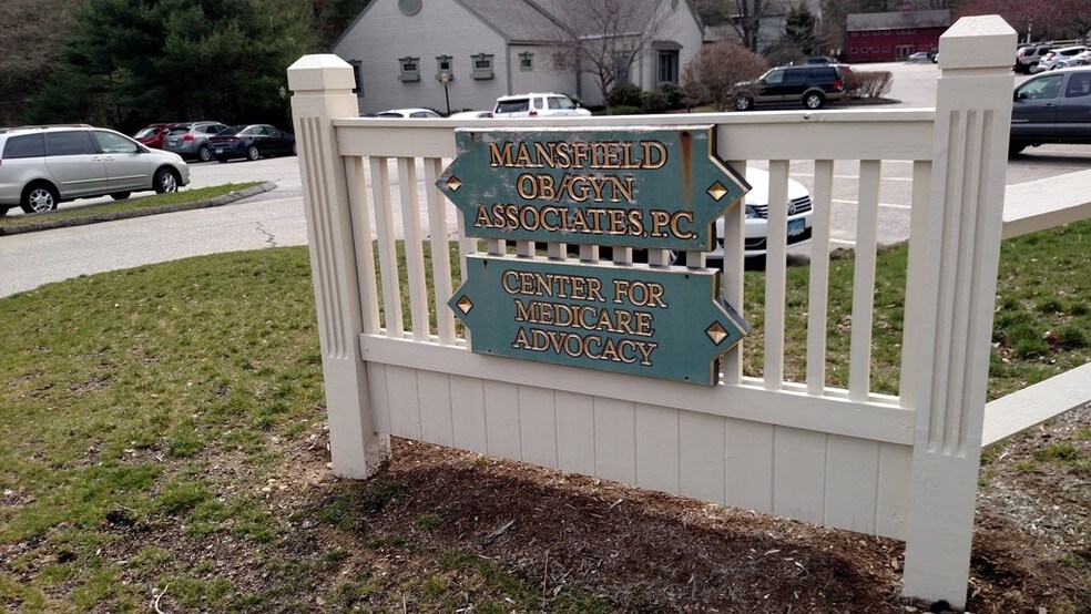 22 Ledgebrook Dr, Mansfield Center, CT for sale - Building Photo - Image 1 of 1