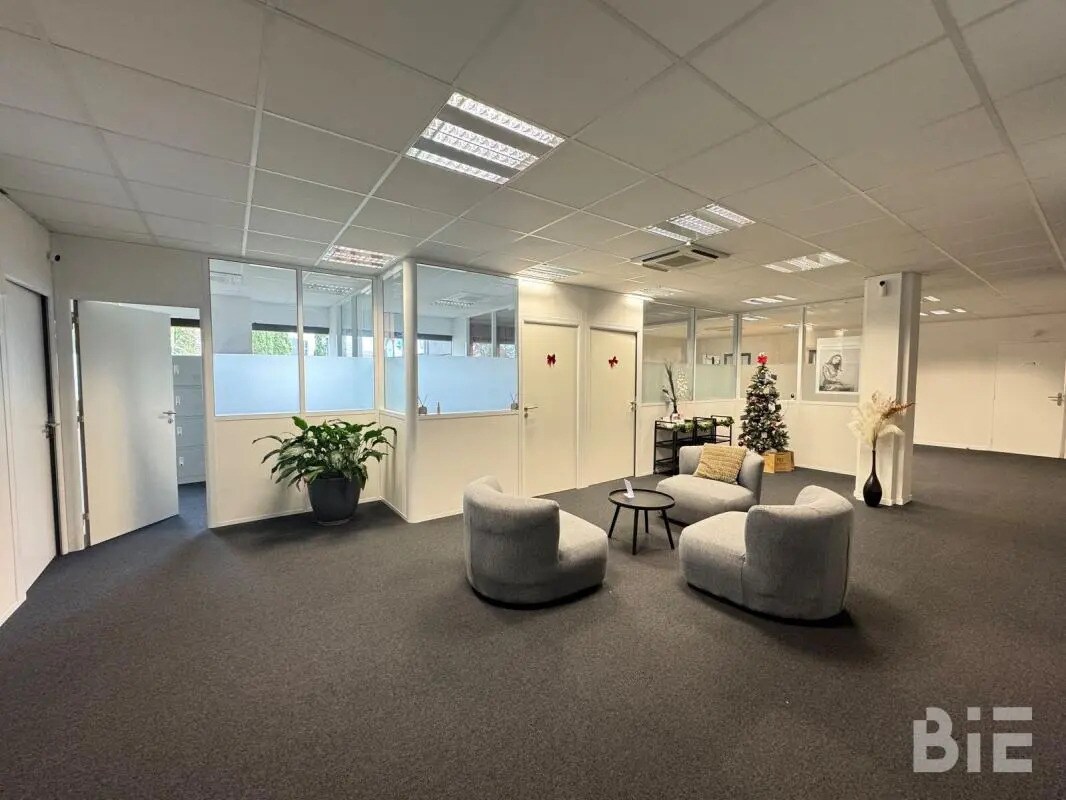 Office in Mérignac for lease Interior Photo- Image 1 of 6