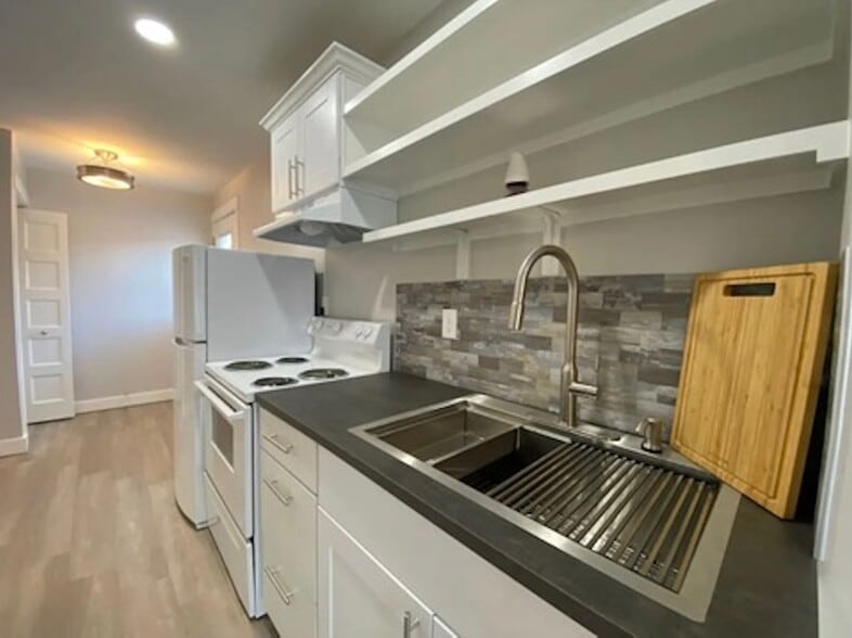 1516-1520 D St, Floresville, TX for sale - Building Photo - Image 2 of 10