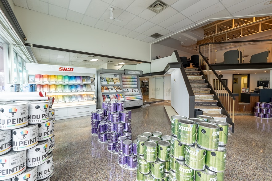 7965 Boul Langelier, Montréal, QC for sale - Interior Photo - Image 3 of 14