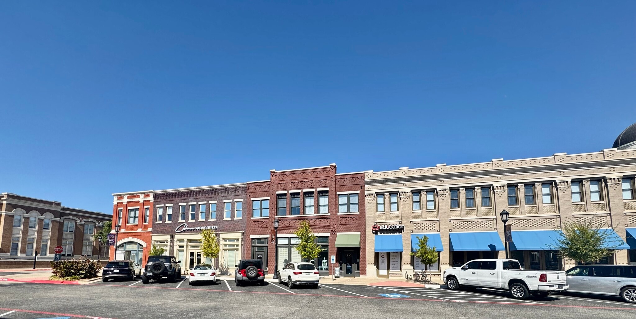 630 Parker Sq, Flower Mound, TX for lease Building Photo- Image 1 of 2