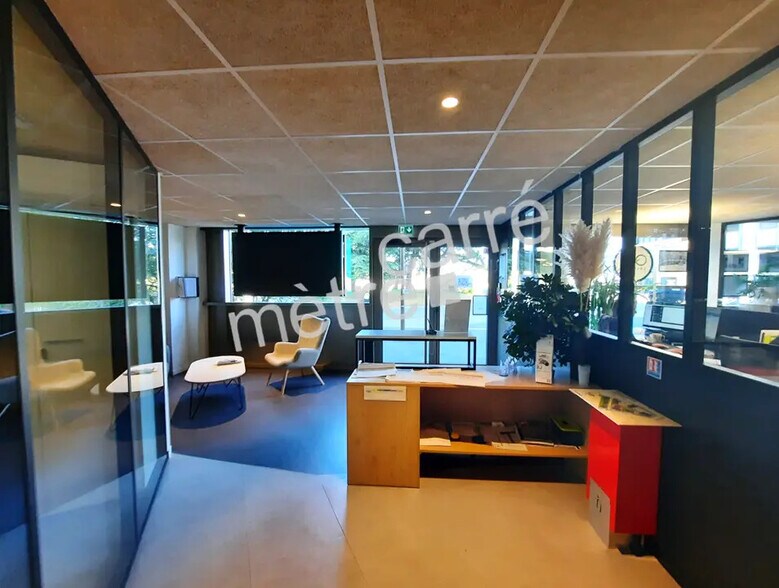 Office in Nantes for lease - Lobby - Image 3 of 8