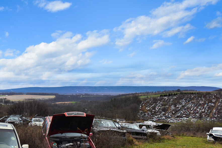 4162 Best Station Rd, Slatington, PA for sale - Building Photo - Image 1 of 1