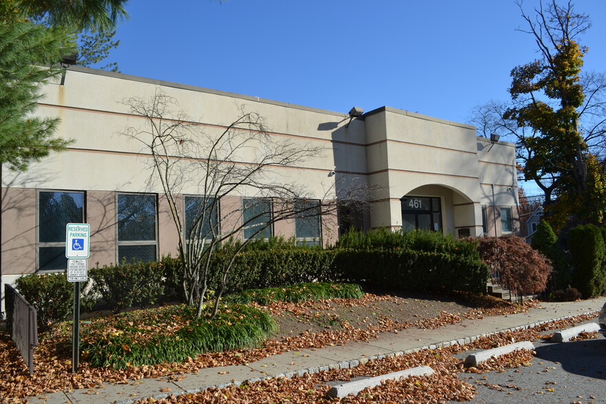 461 Goffle Rd, Wyckoff, NJ for lease - Primary Photo - Image 1 of 27