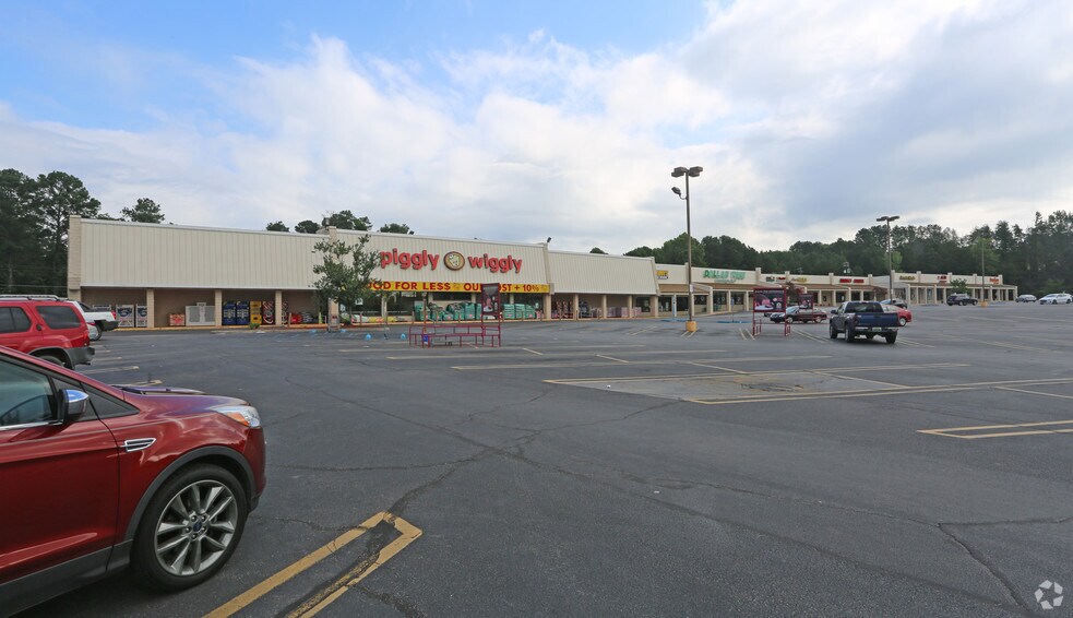 104-168 River Square Plz, Bessemer, AL for lease - Primary Photo - Image 1 of 1