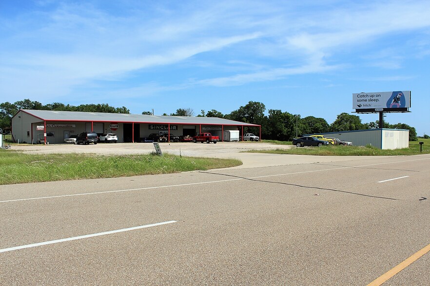 17140 N Interstate 35, West, TX for sale - Building Photo - Image 1 of 1
