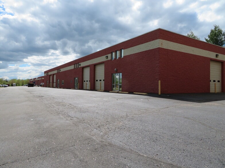 10394-10404 Central Park Dr, Manassas, VA for lease - Building Photo - Image 2 of 3