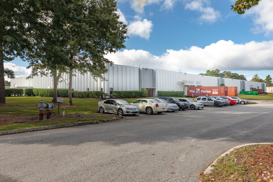 7391 Pepperdam Ave, North Charleston, SC for lease - Primary Photo - Image 1 of 23