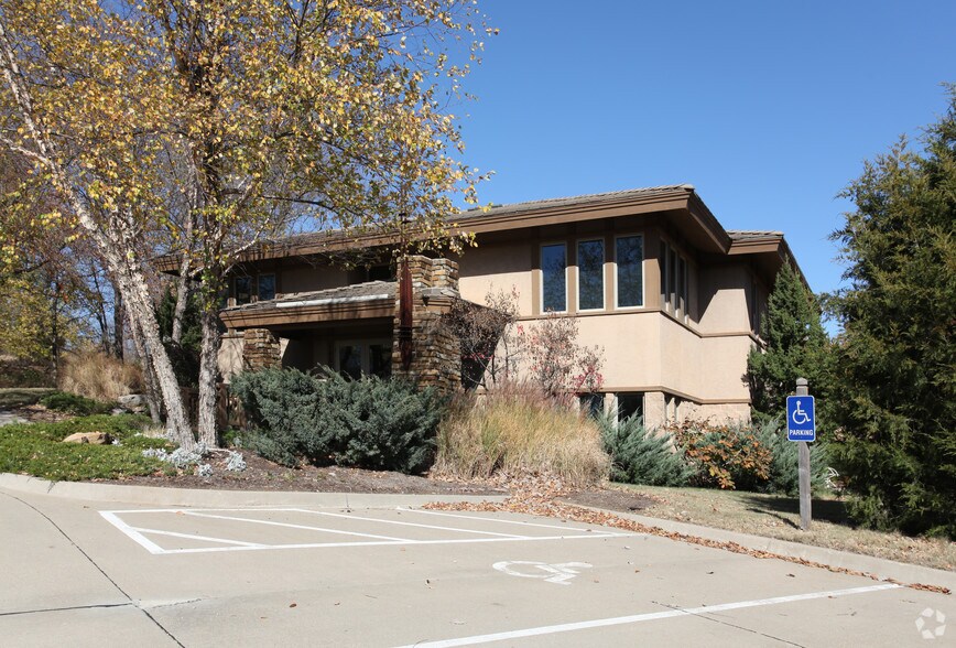 10275 Shadow Ridge Dr, Olathe, KS for sale - Building Photo - Image 3 of 3