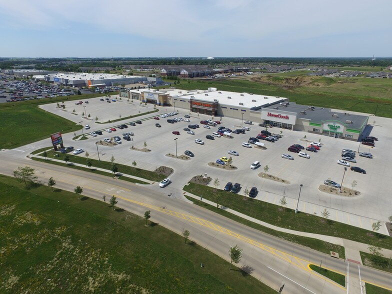 815-911 Brandilynn Blvd, Cedar Falls, IA for sale - Building Photo - Image 1 of 1