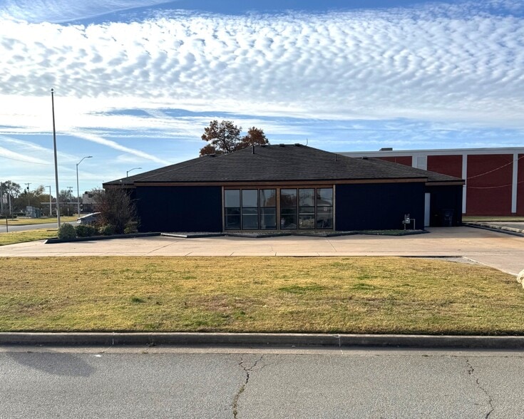 601 SW Jennings Ave, Bartlesville, OK for lease - Building Photo - Image 2 of 16