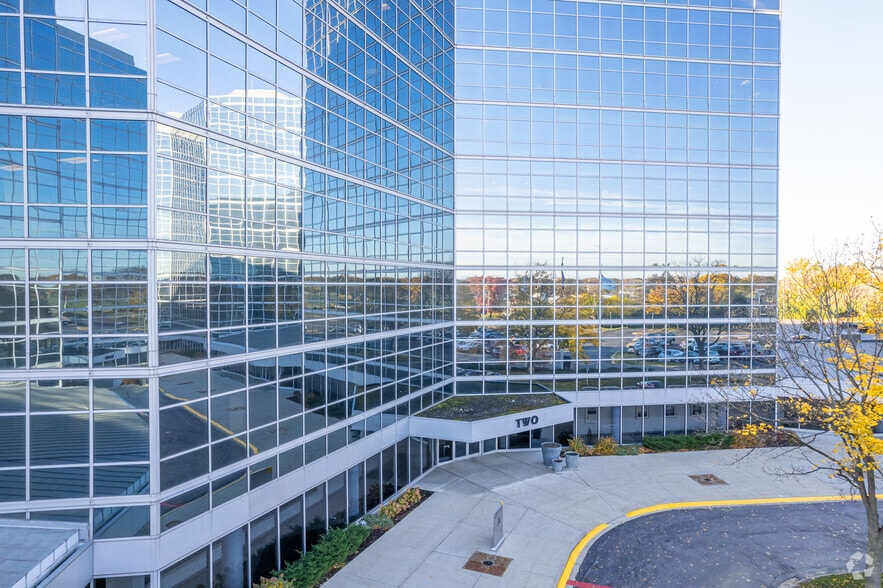 2 Westbrook Corporate Ctr, Westchester, IL 60154 - Tower II