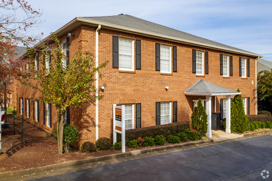 2440 Sandy Plains Rd, Marietta, GA for sale - Building Photo - Image 1 of 1