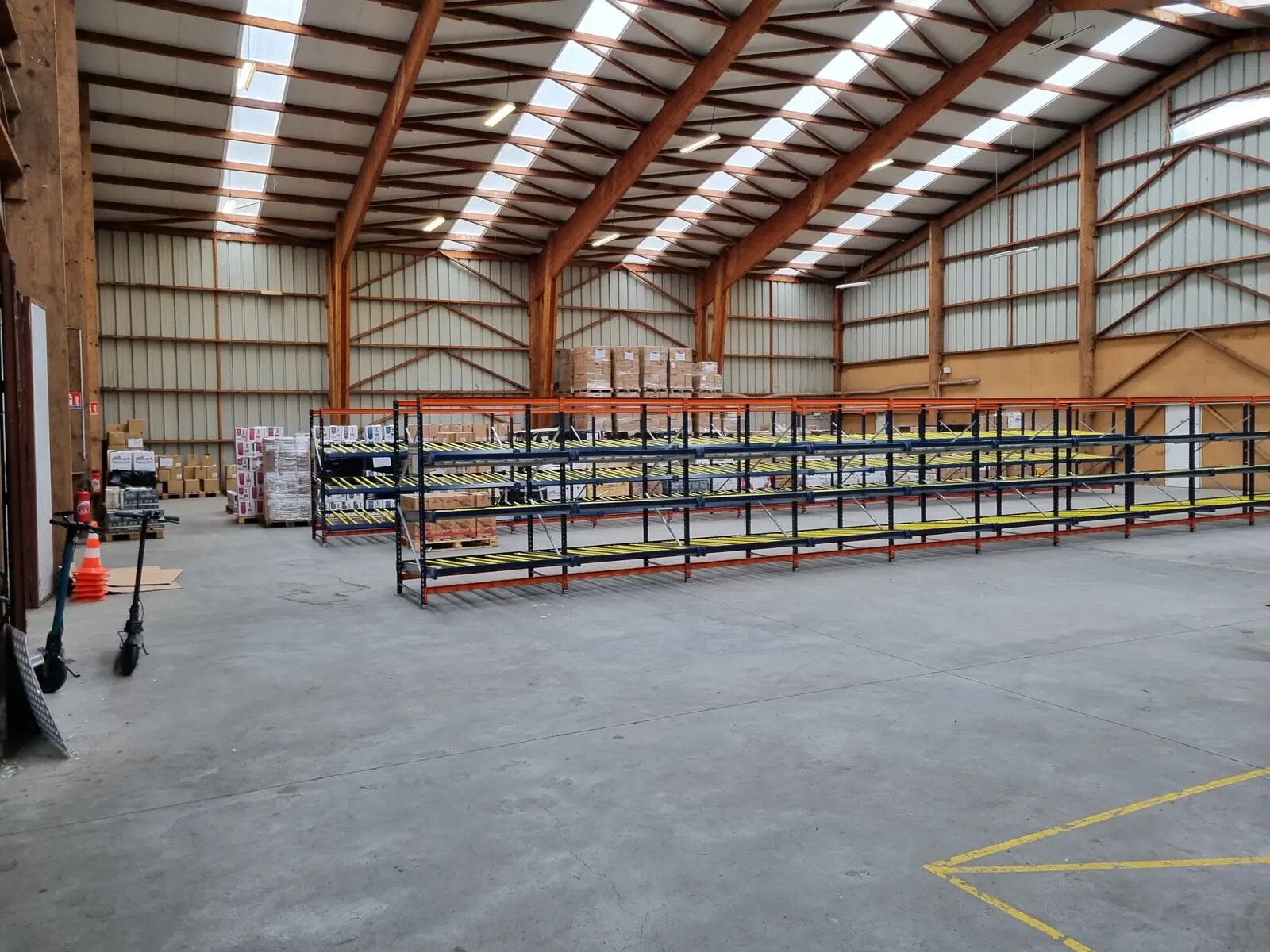 16 Rue Calmette Et Guérin, Lisieux for lease Building Photo- Image 1 of 7