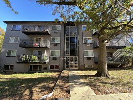 101 41st St NE, Washington DC - Parking Garage