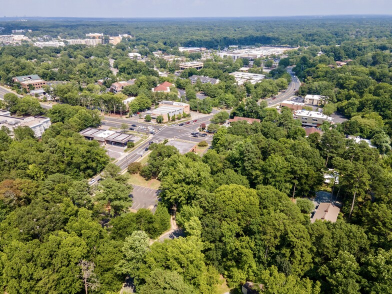 100 Meadowbrook Dr, Chapel Hill, NC for sale - Building Photo - Image 3 of 19