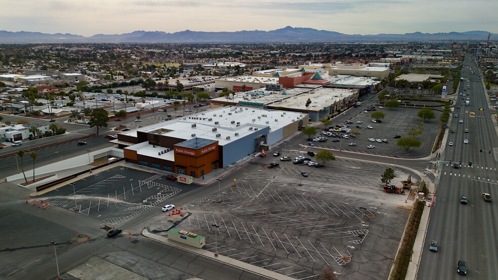 3528 S Maryland Pky, Las Vegas, NV for lease - Building Photo - Image 1 of 5