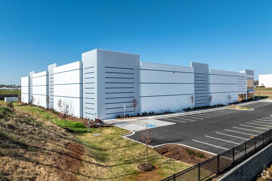 2675 David Hutchinson Rd, Rock Hill, SC for lease - Building Photo - Image 2 of 8