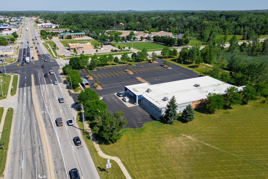 2060 Dixie Hwy, Waterford, MI for sale - Aerial - Image 3 of 4