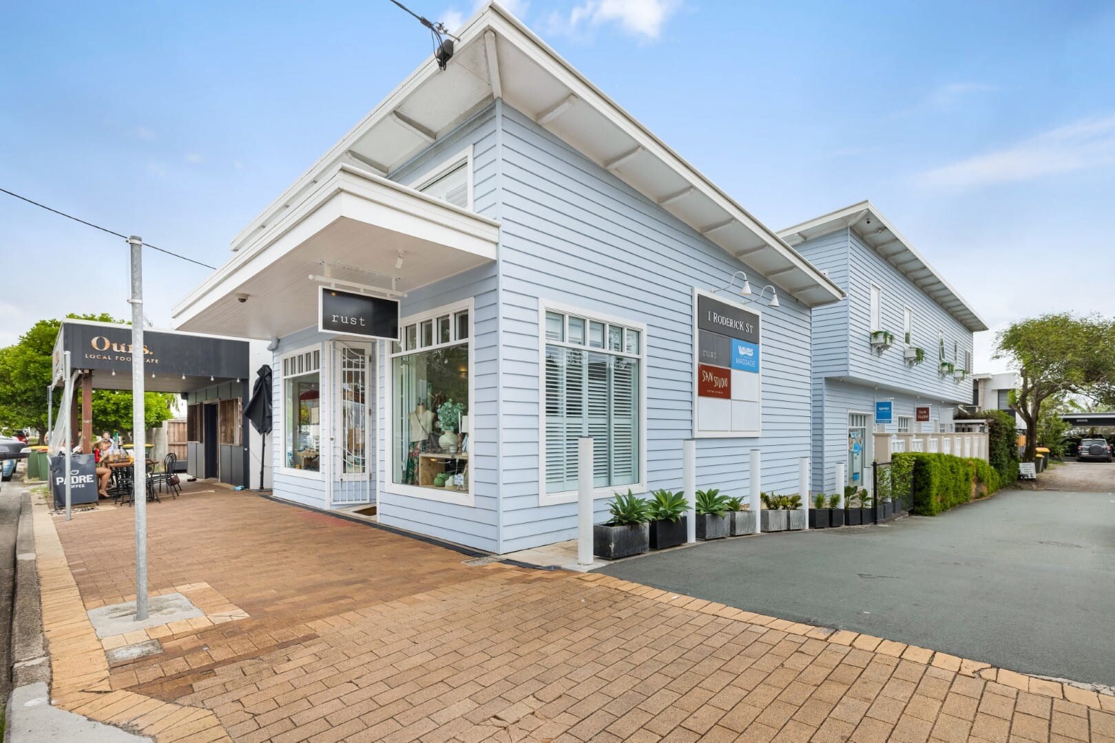 1 Roderick St, Moffat Beach for lease Primary Photo- Image 1 of 2