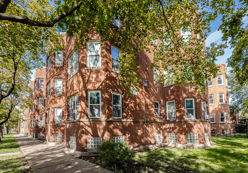 7956 S Dobson Ave, Chicago, IL for sale - Building Photo - Image 2 of 32