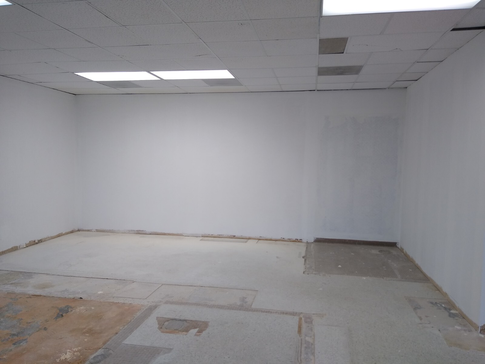 500 S University Ave, Little Rock, AR for lease Interior Photo- Image 1 of 5