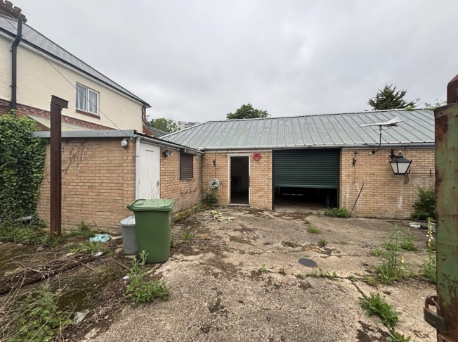 2A Seymour Rd, Luton for sale Primary Photo- Image 1 of 1