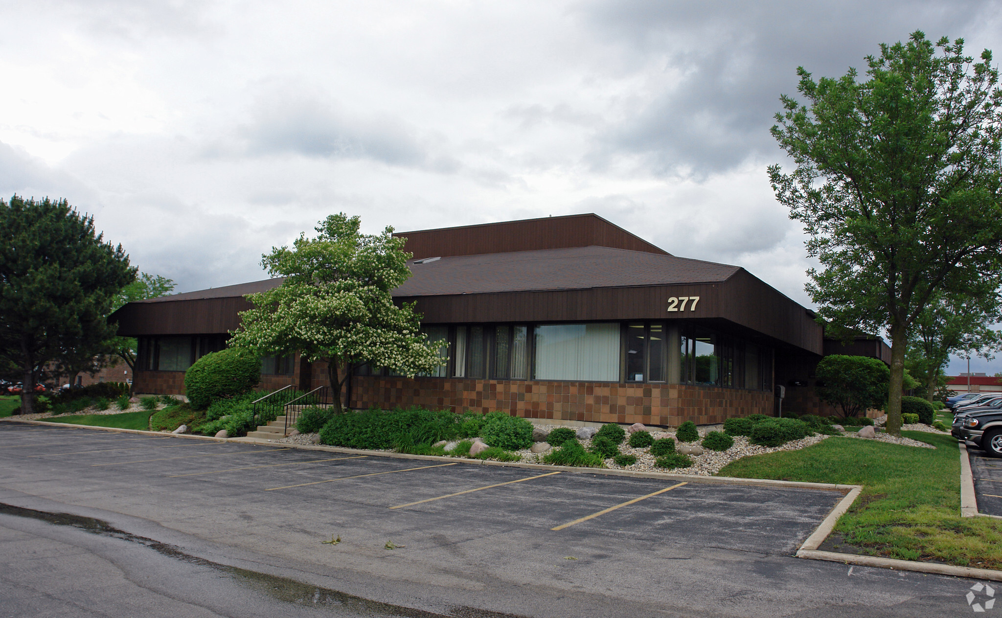 16W343 83rd St, Burr Ridge, IL for lease Building Photo- Image 1 of 20