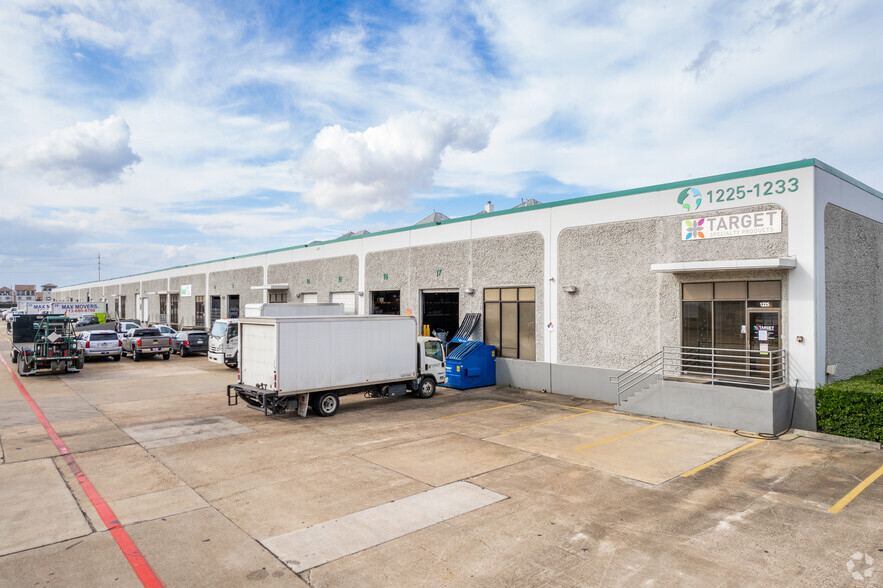 1231 N Post Oak Rd, Houston, TX for lease - Primary Photo - Image 1 of 9