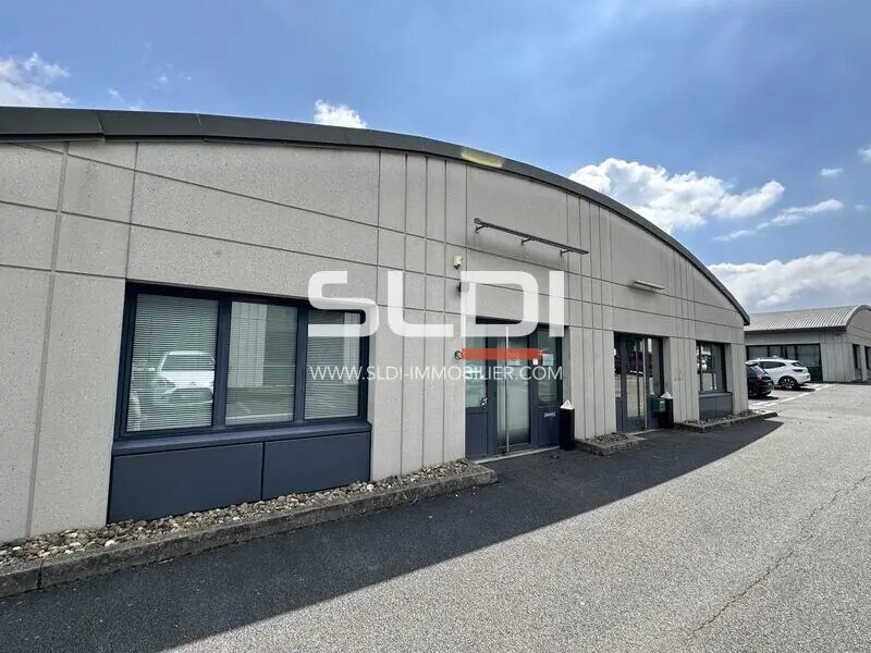 Office in Limas for lease Building Photo- Image 1 of 5