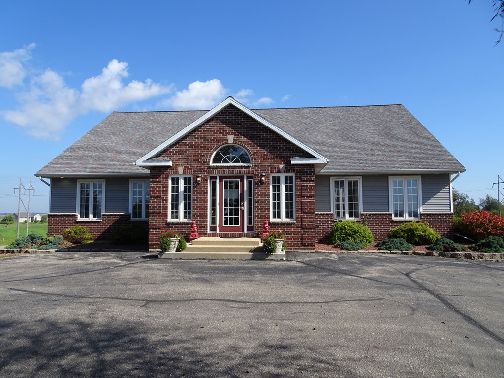 12050 Tama Run Rd, Darlington, WI for sale Primary Photo- Image 1 of 1