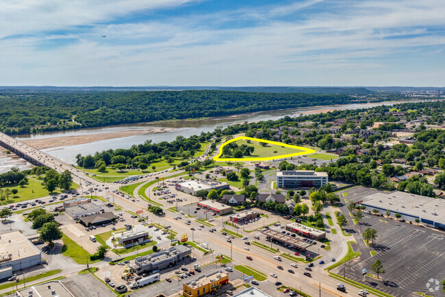 More details for 7000 S Riverside Dr, Tulsa, OK - Land for Sale